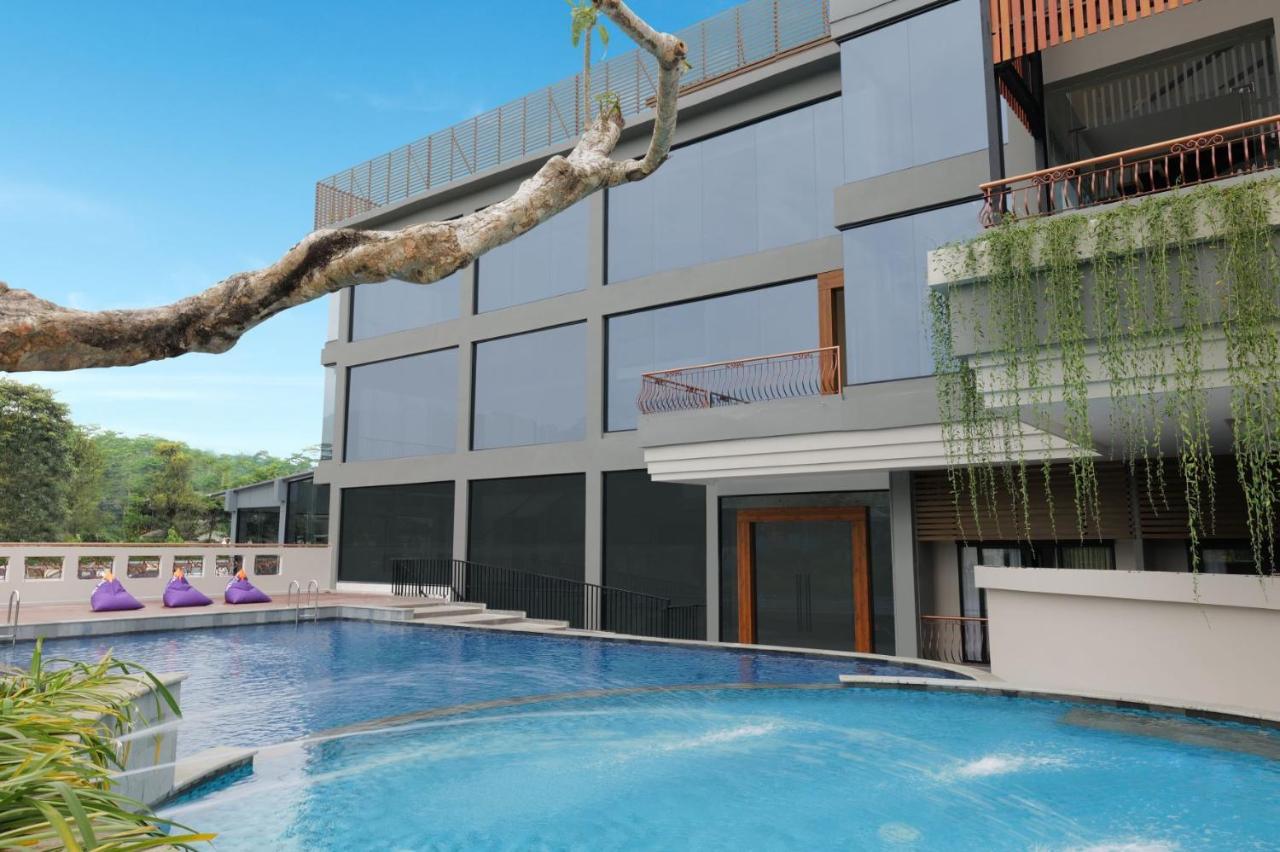 Fox Harris Hotel & Convention Banjarnegara Eksteriør bilde